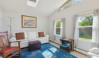 50 Brookdale Ave, Cranston, RI 02921