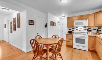 704 SEVERN Ave, Annapolis, MD 21403