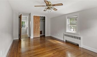 29 Cormier Rd, Lincoln, RI 02865