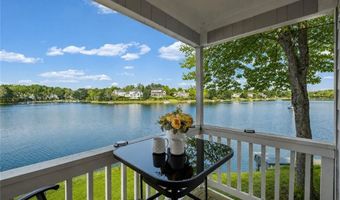 6425 Spinnaker Ln, Alpharetta, GA 30005