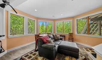 119 Moat View Dr, Albany, NH 03813