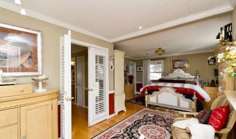 7052 WARDELL St, Annandale, VA 22003