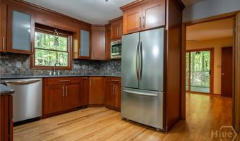 102 Chickadee Ct, Athens, GA 30605