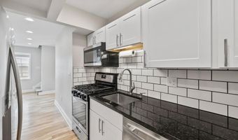 402 S 11th St, Adel, IA 50003