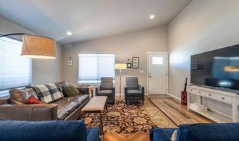 746 Seacrest Dr, Bandon, OR 97411