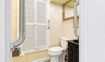 121 33RD St NE, Washington, DC 20019