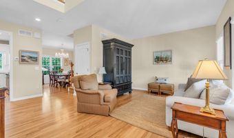 22 Woodland Ave, Manasquan, NJ 08736