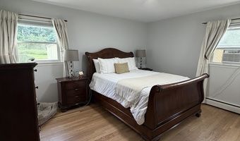 7 Rogers Dr, Danbury, CT 06810
