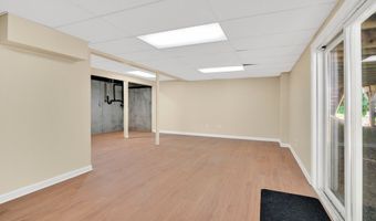 39 Briarwood Dr, Colchester, CT 06415