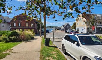 20 State St 4, Bristol, RI 02809