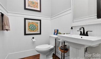 1539 Tippah Park Ct, Charlotte, NC 28205
