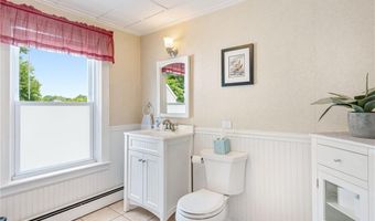 7 Prospect Ave, Narragansett, RI 02882