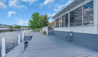 82 Spinnaker Ct, Bayville, NJ 08721