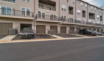 20285 NEWFOUNDLAND Sq, Ashburn, VA 20147