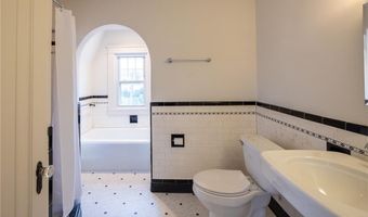28 Rosewood Ave, Cranston, RI 02905