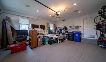 1421 Douglas Ave E, North Providence, RI 02904