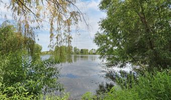 1015 Timber Lake Dr, Antioch, IL 60002