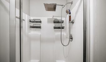 1528 Oakleaf Dr, Auburn, GA 30011