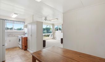 320 W Lanai St, Kahului, HI 96732