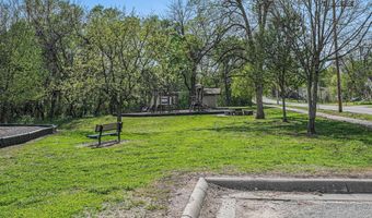 1105 Grove St, Baldwin City, KS 66006