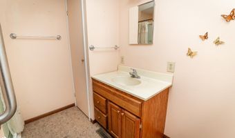 105 S Dubuque St, Albion, IA 50005