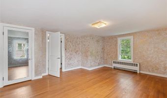 111 White Pkwy, North Smithfield, RI 02896