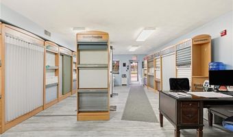 651 W Main Rd, Middletown, RI 02842