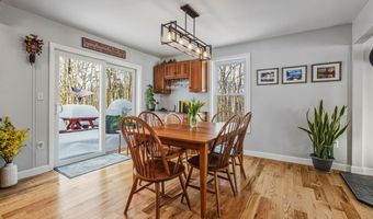 9 Mosher Dr, Brookline, NH 03033