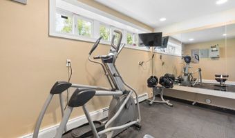 3 Buckingham Rd, Bayonne, NJ 07035