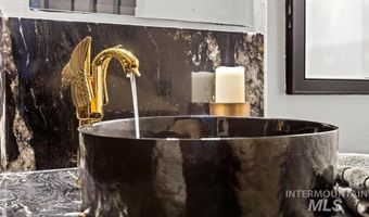 1717 Pine Lakes Ranch Dr, Cascade, ID 83611