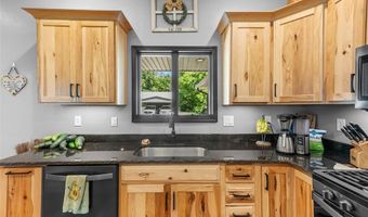 7572 Best Ln, Alhambra, IL 62001