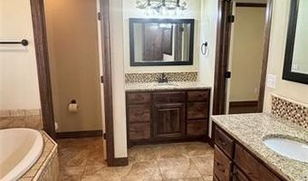 5510 Cooper Ct, Bartlesville, OK 74006
