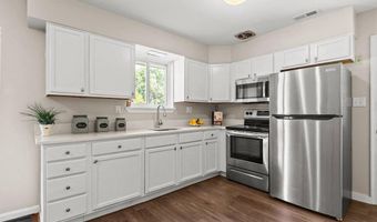 710 Farmington Rd W, Accokeek, MD 20607