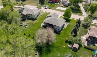 608 N Riverwood Cir, Brandon, SD 57005