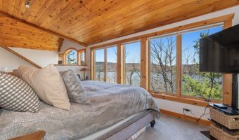 1046 Lakeside Dr E, Alloway, NJ 07422