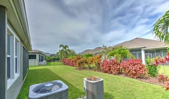 7401 PARADISO Dr, Apollo Beach, FL 33572