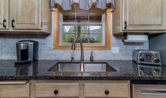 516 Culvert Ln, Bonners Ferry, ID 83805