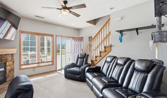 822 Red Hawk Way SE, Altoona, IA 50009