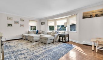728 Neptune Ave, Beachwood, NJ 08722