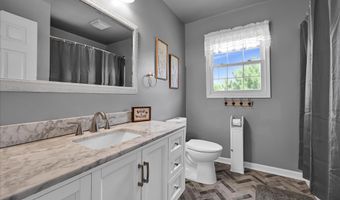 637 FULTON St, Akron, PA 17501