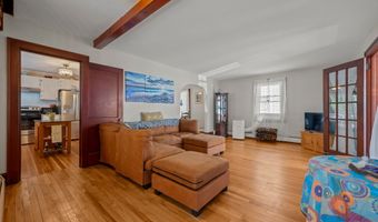 5 Wall St, Cromwell, CT 06416