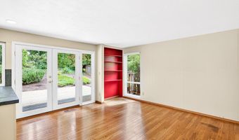 14775 NW OAKHILLS Dr, Beaverton, OR 97006