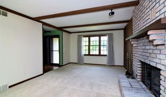1585 Hemlock Dr, Ashtabula, OH 44004