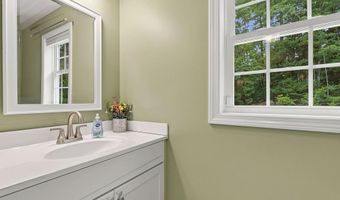 82 Pine Meadows Cir, Bennington, NH 03442