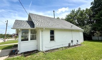 906 Rittenhouse St, Des Moines, IA 50315