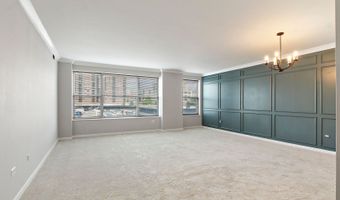 77 S Evergreen Ave 206, Arlington Heights, IL 60005