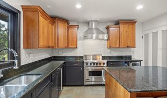 613 LAKE Ave, Altamonte Springs, FL 32701