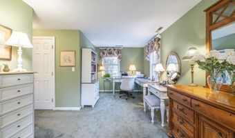 1642 Deerfield Ct, Cheshire, CT 06410