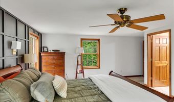 28 Loudon Pkwy, Albany, NY 12211