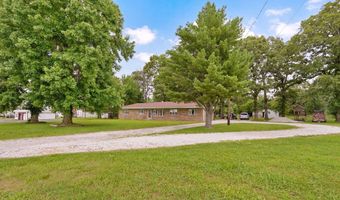 1315 E Church St, Aurora, MO 65605